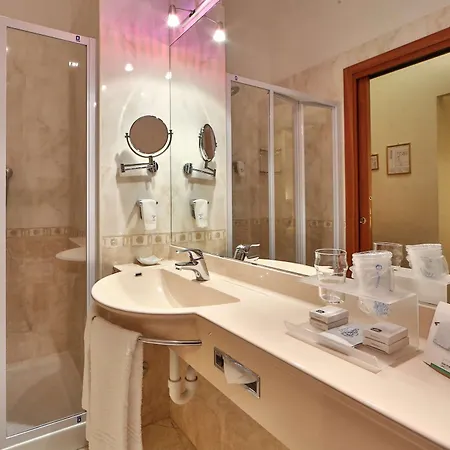 Western Genova Hotel 4*