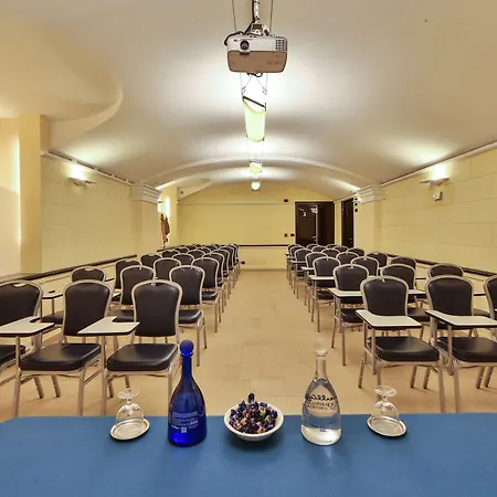 Western Genova Hotell 4*