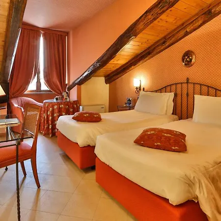 Отель Western Genova 4*