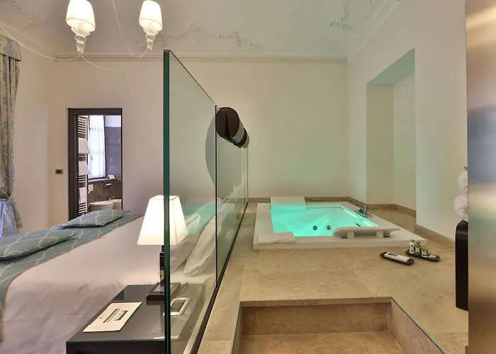 Western Genova Otel 4*