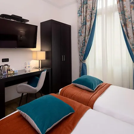 מלון Western Genova 4*