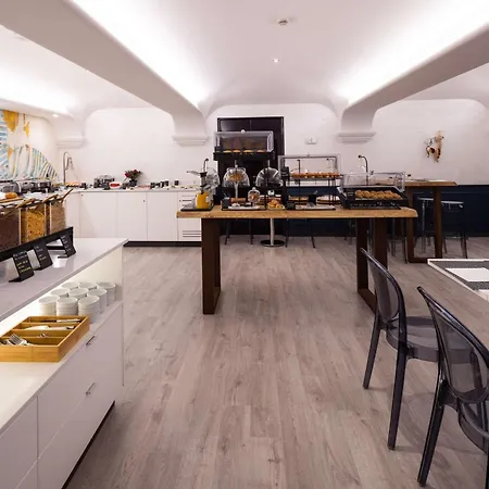 Western Genova Hotel 4*