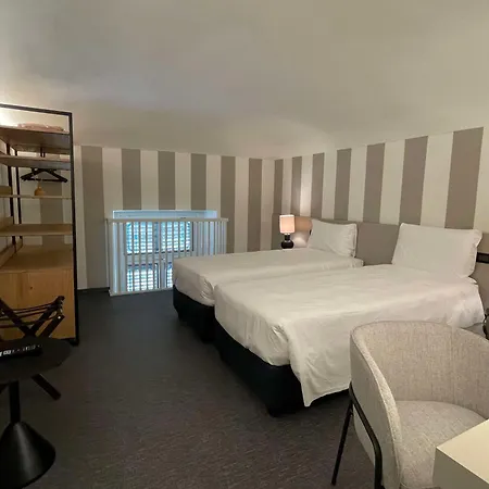Hotel Western Genova 4*